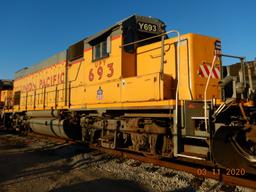 EMD GP15-1 LOCOMOTIVE,  AUTO ALIGNMENT COUPLERS, MOVE READY C# UPY 693