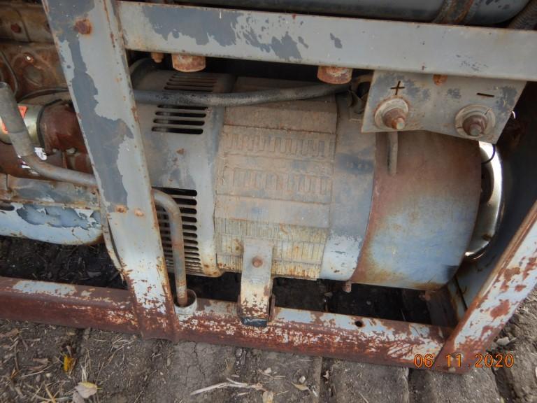 LINCOLN SA 200 WELDER/GENERATOR,  GAS ENGINE, MOTOR RUNS, WELDING CONDITION