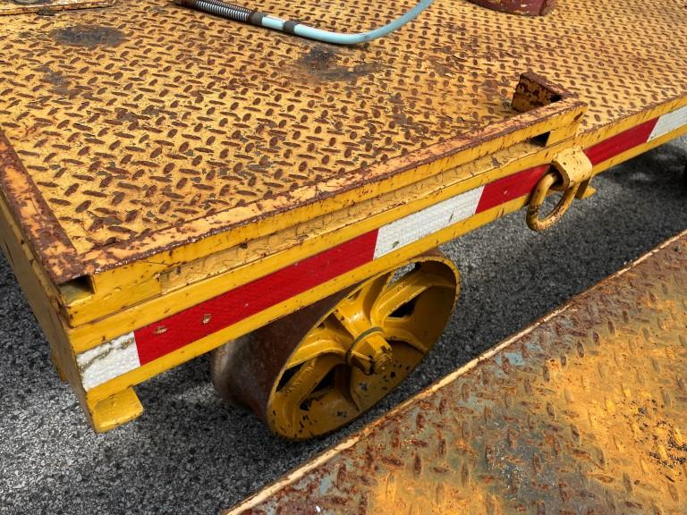 (1) 8'x6' Platform Track cart, Steel Deck w/ 1000# Man lifting frame, Ox/Ac