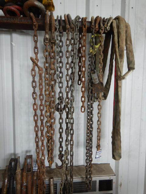LOT WITH CHAINS AND CLEVIS