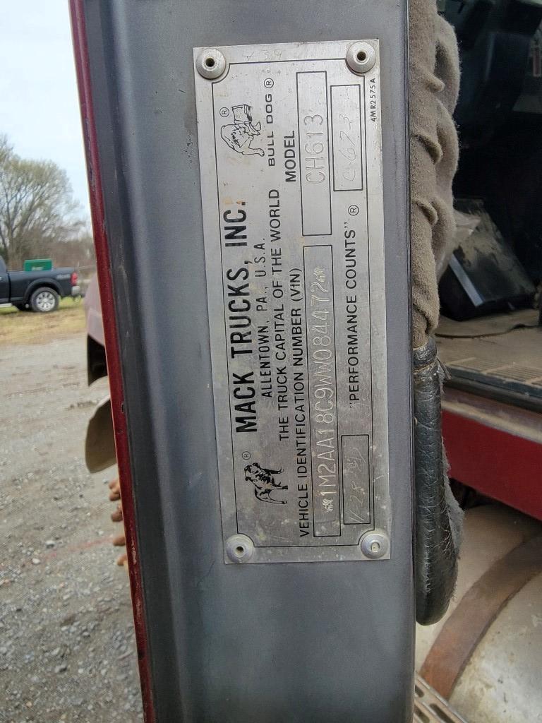 1998 MACK CH613 TRUCK TRACTOR, 400,411 MILES ON METER  DAY CAB, MACK E7-427