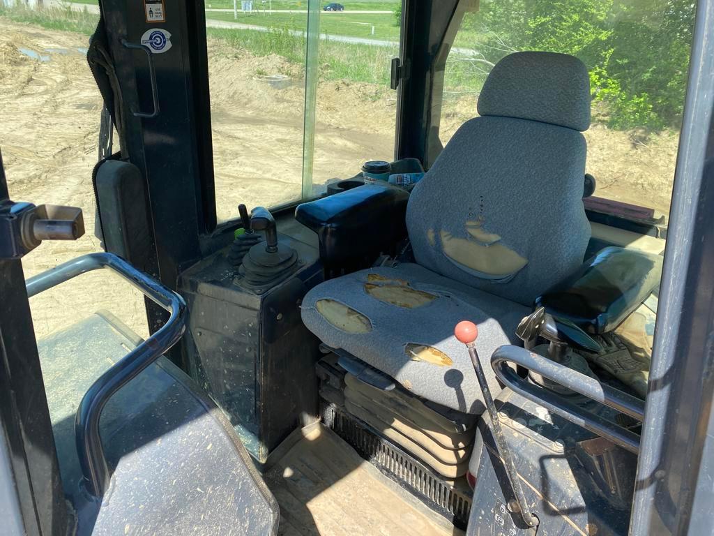 JOHN DEERE 700 J LGP DOZER, 1,549+ hrs,  EROPS, SWEEPS, 6-WAY BLADE,AC, HEA