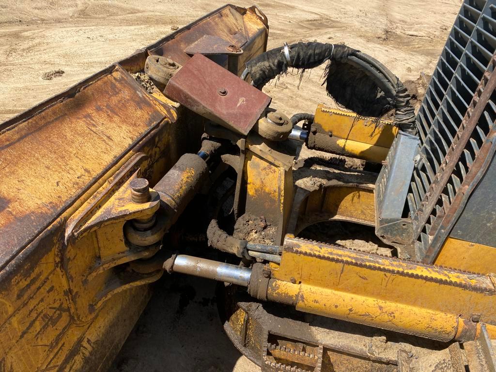 JOHN DEERE 700 J LGP DOZER, 1,549+ hrs,  EROPS, SWEEPS, 6-WAY BLADE,AC, HEA