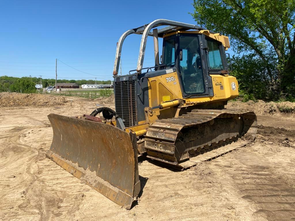 JOHN DEERE 700 J LGP DOZER, 1,549+ hrs,  EROPS, SWEEPS, 6-WAY BLADE,AC, HEA