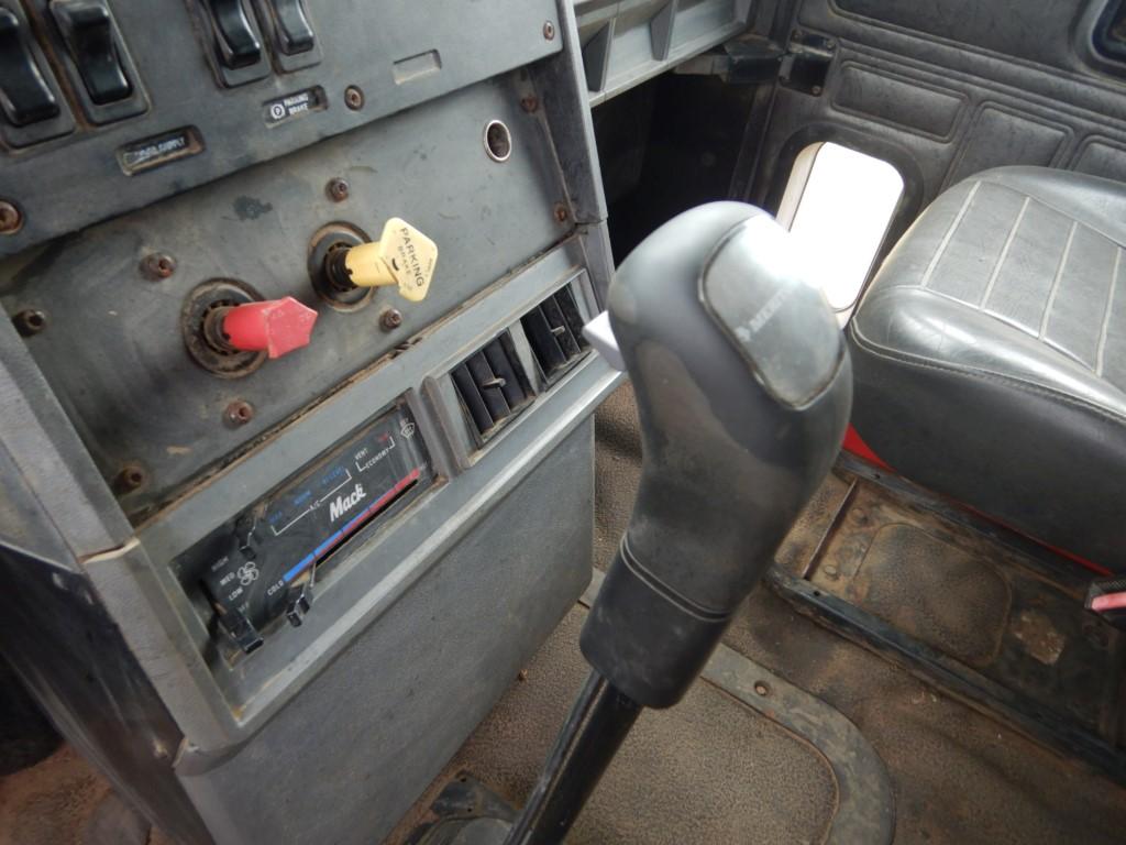 2000 MACK CH612 DUMP TRUCK, 785,383 miles showing on meter  MACK 300 DIESEL