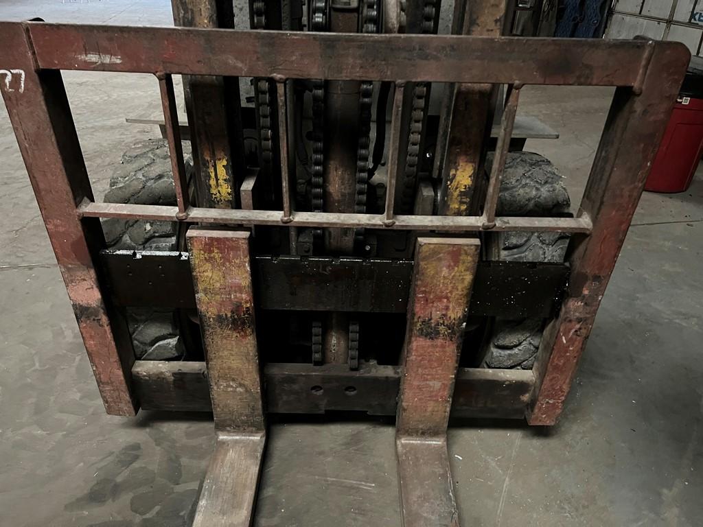CLARK S30 STRAIGHT MAST FORKLIFT, 3,595+ hrs,  6,000LB (RESERVED FOR USE, C