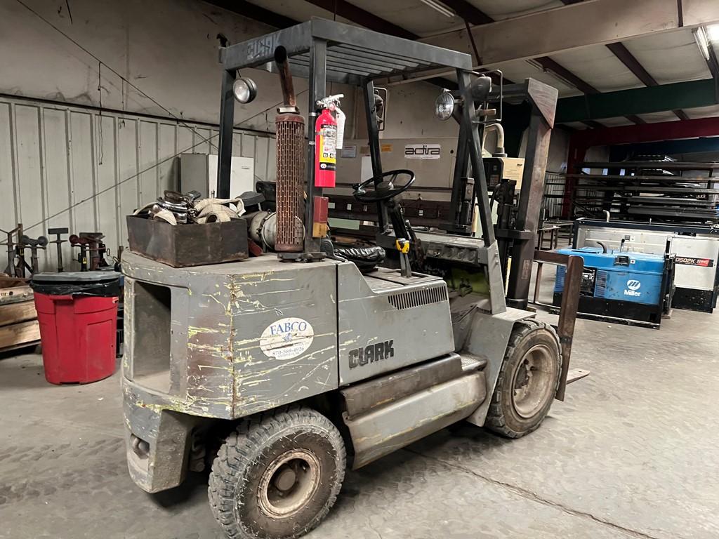 CLARK S30 STRAIGHT MAST FORKLIFT, 3,595+ hrs,  6,000LB (RESERVED FOR USE, C