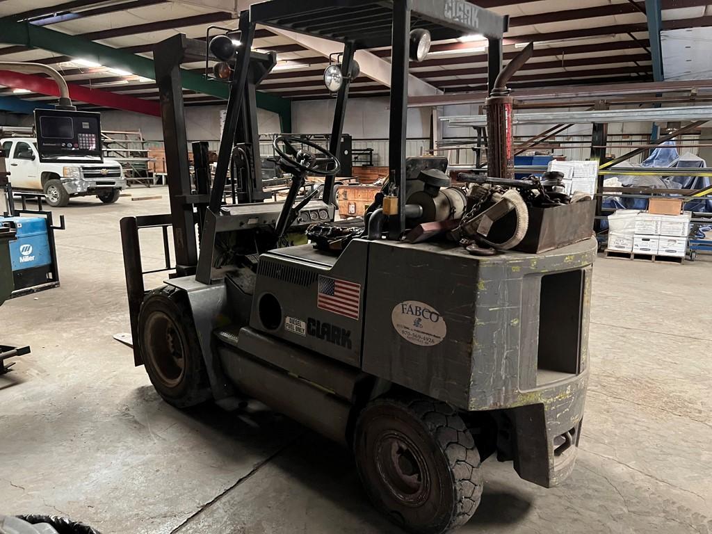 CLARK S30 STRAIGHT MAST FORKLIFT, 3,595+ hrs,  6,000LB (RESERVED FOR USE, C