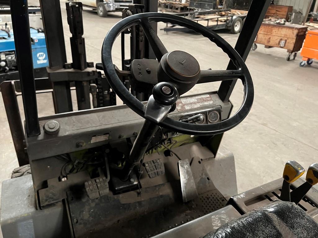 CLARK S30 STRAIGHT MAST FORKLIFT, 3,595+ hrs,  6,000LB (RESERVED FOR USE, C