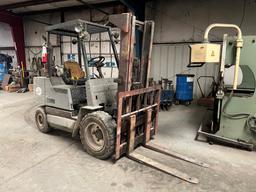CLARK S30 STRAIGHT MAST FORKLIFT, 3,595+ hrs,  6,000LB (RESERVED FOR USE, C