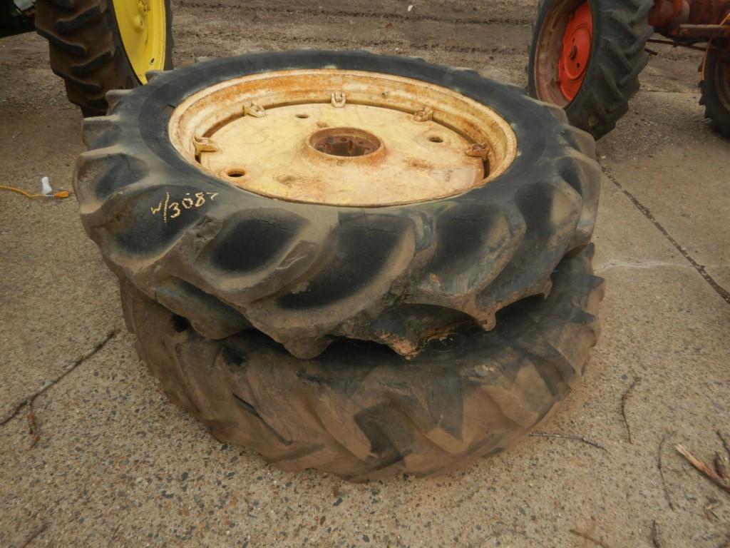1942 JOHN DEERE B WHEEL TRACTOR  EXTRA SET OF DUALS, ORIGNIAL PTO ASSEMBLY