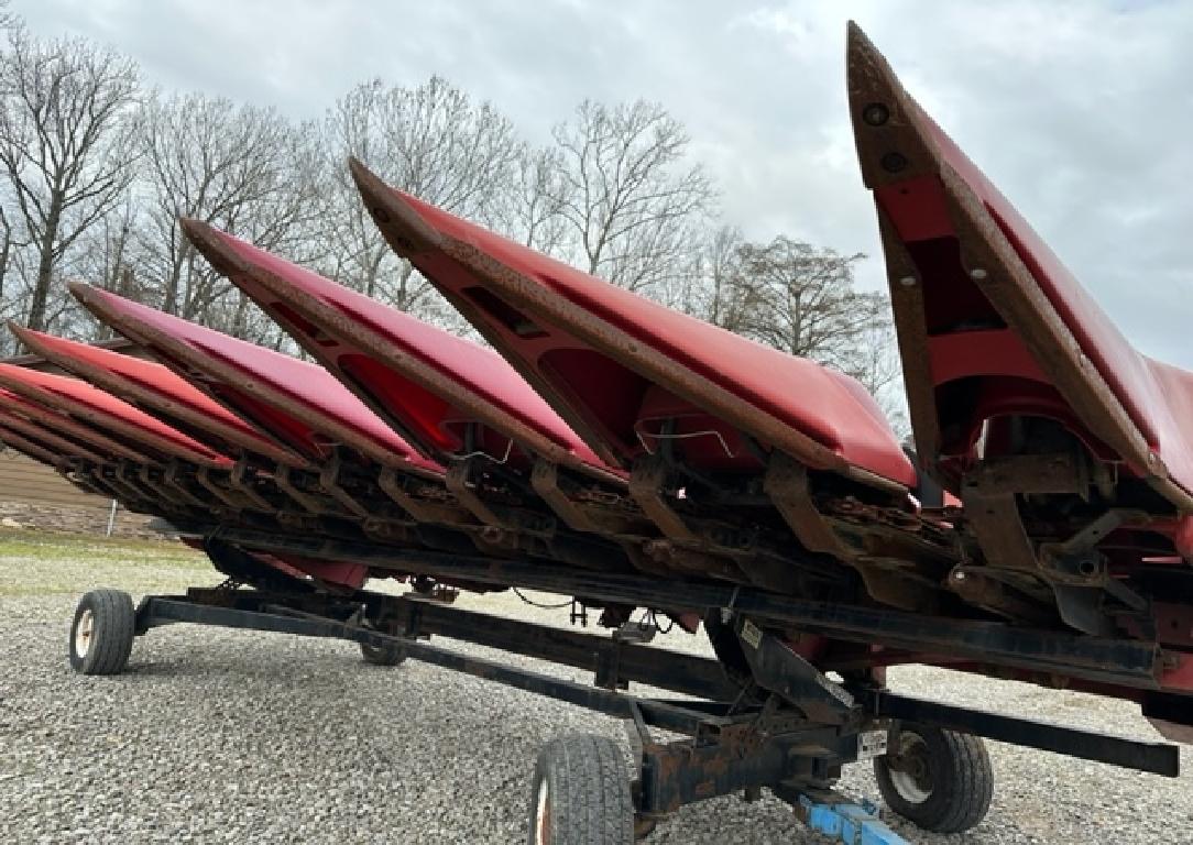 "CASE IH 2208 CORN HEADER  8 ROW 30"" SPACING, HYD DECK PLATES. TRAILER DOE