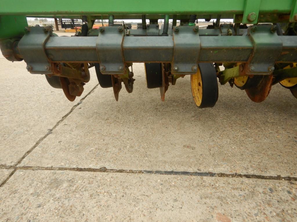 JOHN DEERE 750 GRAIN DRILL S# 009079