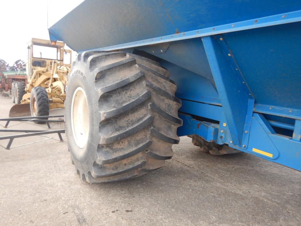 KINZE 1050 GRAIN CART  ROLL TARP, ELECTORIN SCALES, 12.50/45-32 TIRES, NEED