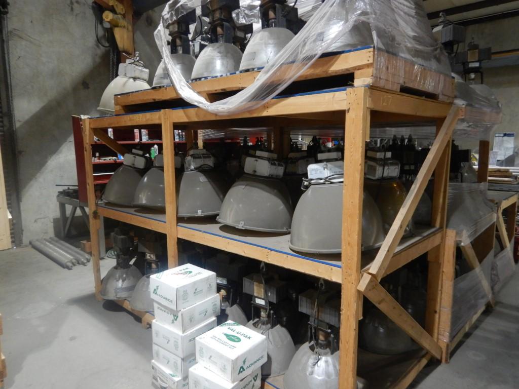 LOT OF LARGE SHOP LIGHTS