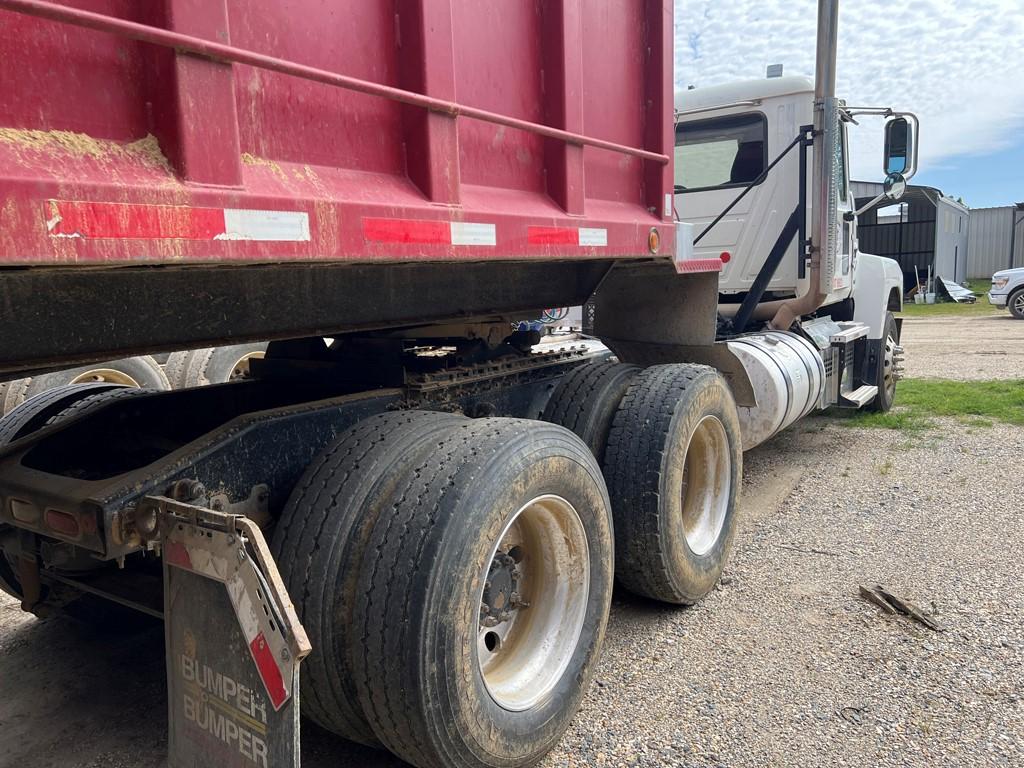 2019 MACK PINNACLE 64T TRUCK TRACTOR, 334,488 Miles  DAY CAB, MACK MP8-445C