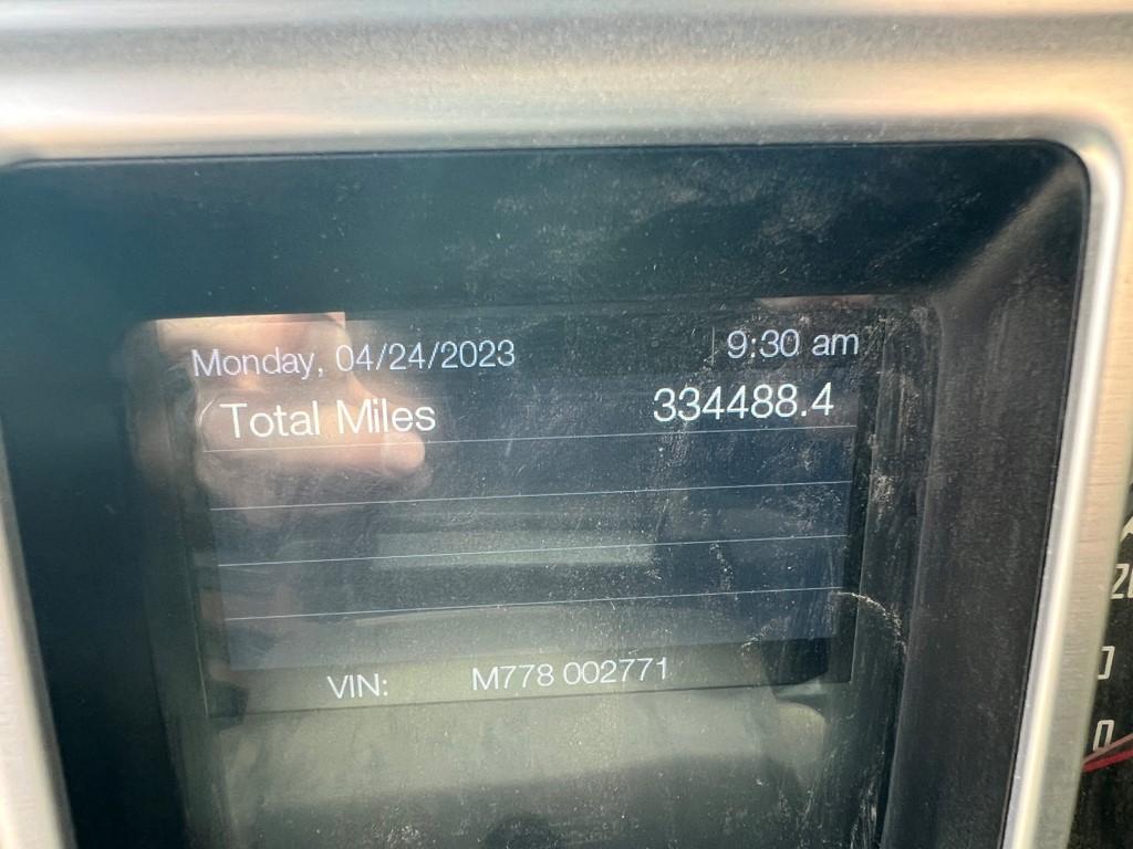 2019 MACK PINNACLE 64T TRUCK TRACTOR, 334,488 Miles  DAY CAB, MACK MP8-445C
