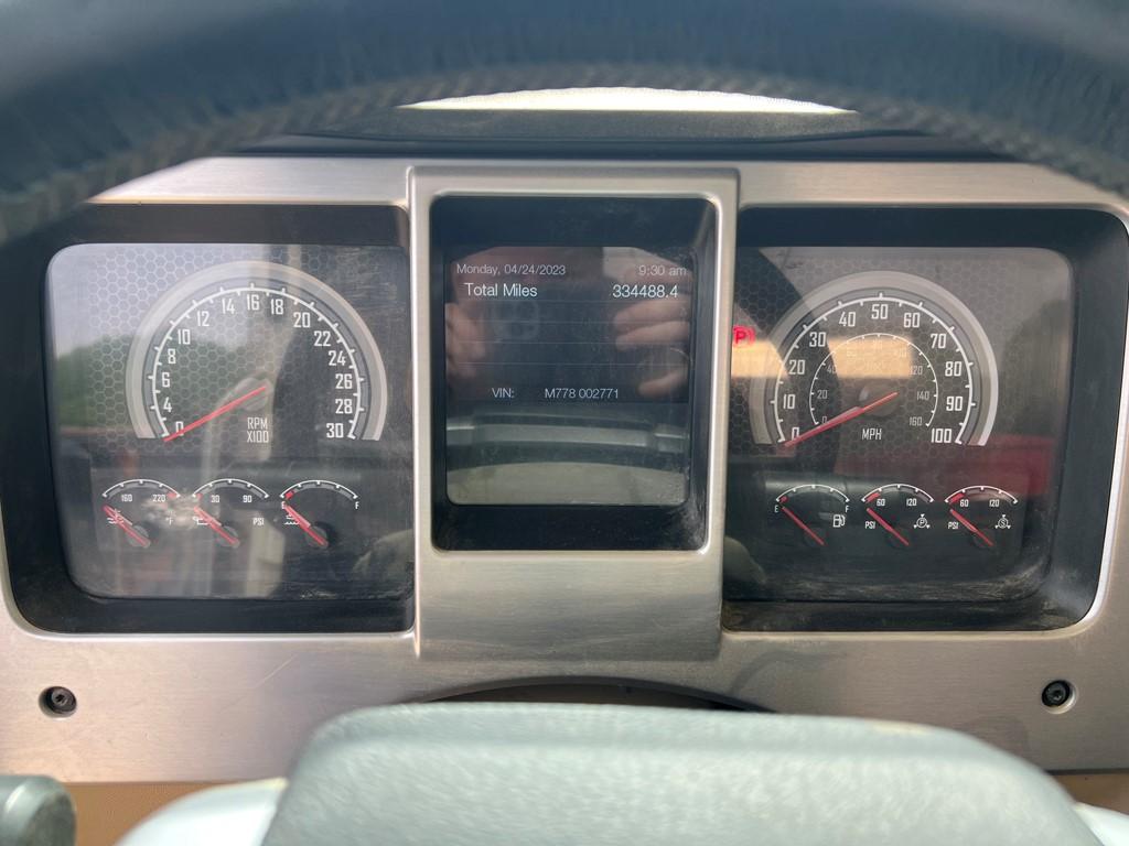 2019 MACK PINNACLE 64T TRUCK TRACTOR, 334,488 Miles  DAY CAB, MACK MP8-445C