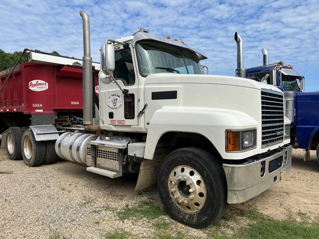 2019 MACK PINNACLE 64T TRUCK TRACTOR, 334,488 Miles  DAY CAB, MACK MP8-445C