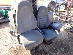 LOT OF (2) PETERBILT AND (1) JUMP SEAT  FOR SEMI