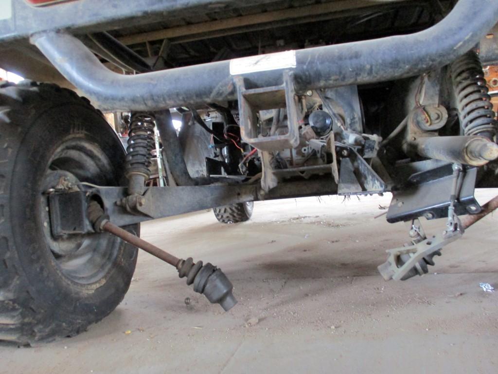 GRAVELY TREKER UTV,  GAS, 4 X 4, AUTOMATIC, DUMP BED, NEEDS REPAIRS