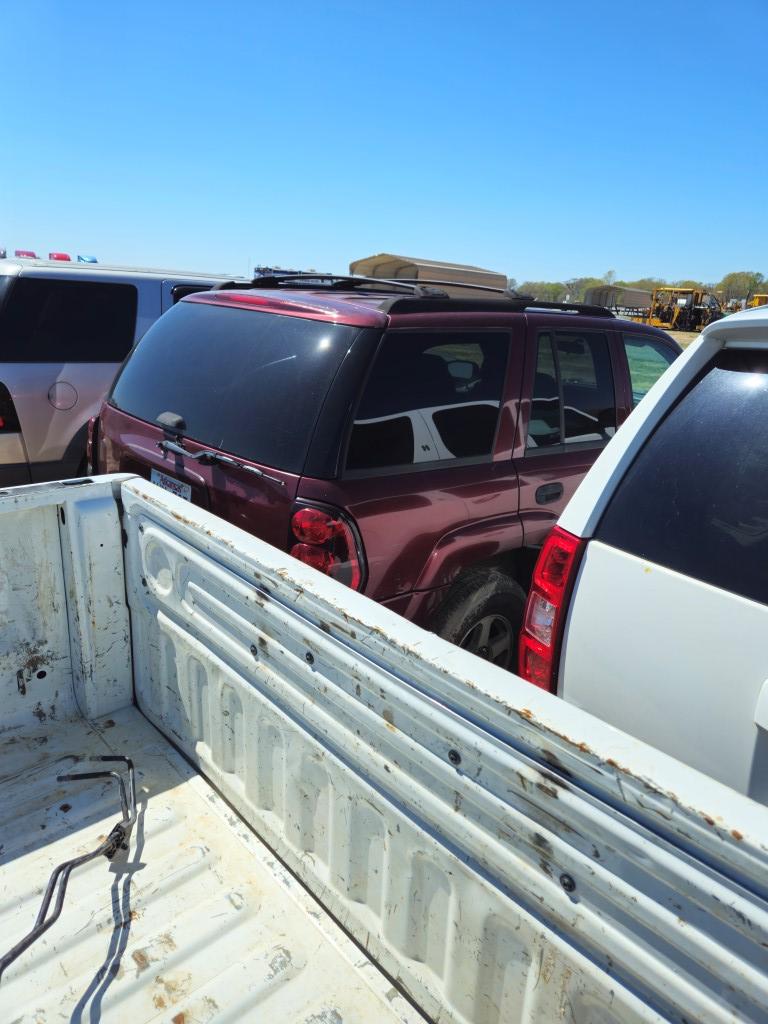 2004 CHEVROLET TRAILBLAZER SUV, 221,943+MI  4.2 V6, GAS,2 ROW SEATS, PS, AC