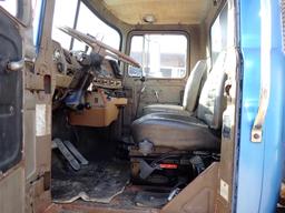 MACK R686 ROLLBACK TRUCK, 56k+ mi,  350 MACK, 5 SPEED, LEDWELL 24' ROLLBACK