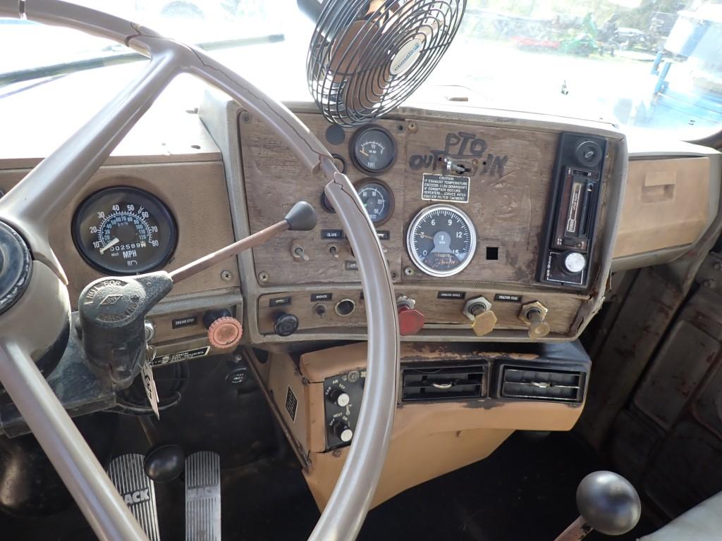 MACK R686 ROLLBACK TRUCK, 56k+ mi,  350 MACK, 5 SPEED, LEDWELL 24' ROLLBACK