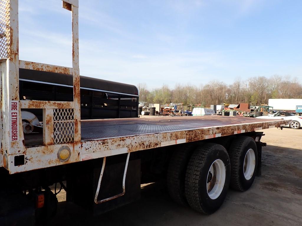 MACK R686 ROLLBACK TRUCK, 56k+ mi,  350 MACK, 5 SPEED, LEDWELL 24' ROLLBACK