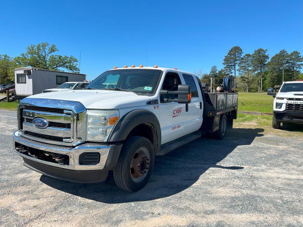 2013 FORD F550 XLT SUPER DUTY FLATBED TRUCK, 185,989 Miles,  CREW CAB, 608L