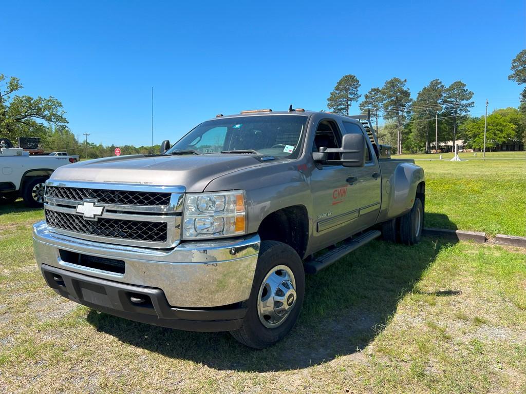 2013 CHEVROLET SILVERADO 3500 HD TRUCK, 355,340 Miles,  CREW CAB, 4X4, DURA