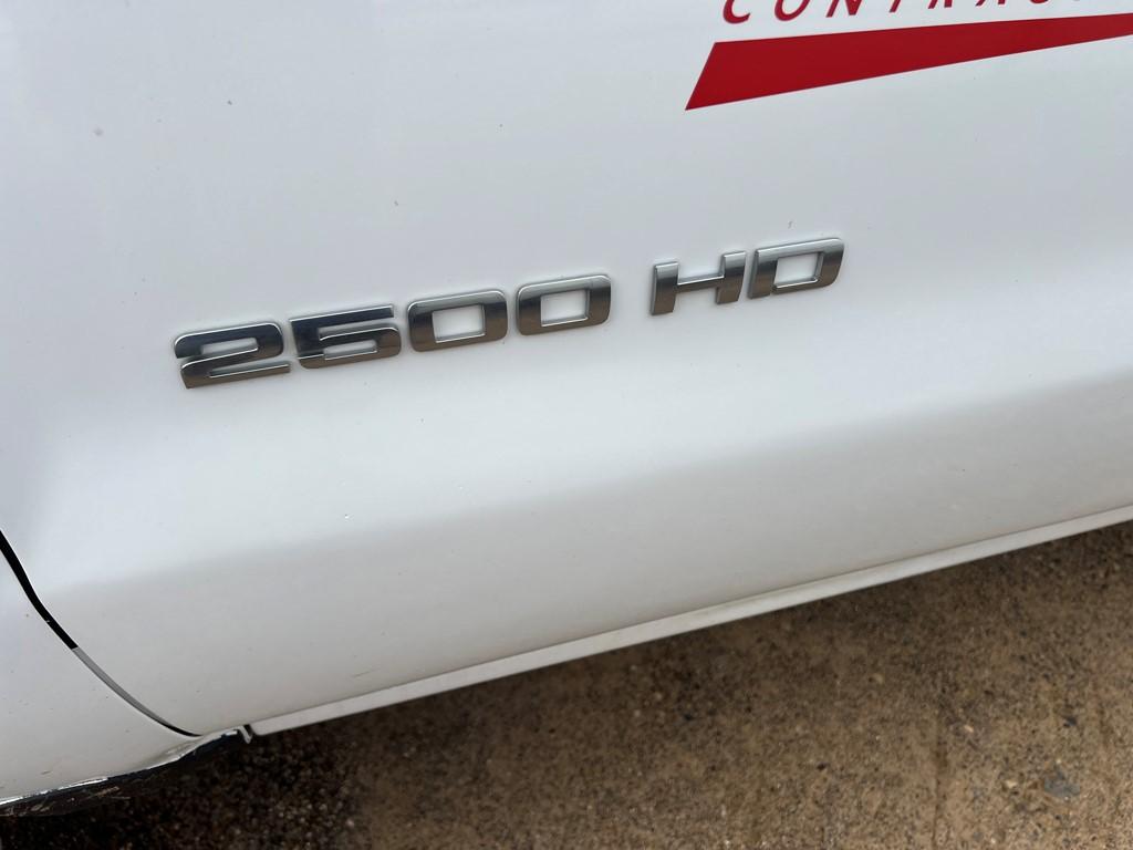 2016 CHEVROLET 2500 HD TRUCK, 364,776 miles  CREW CAB PICKUP, 4WD, 6.0L GAS