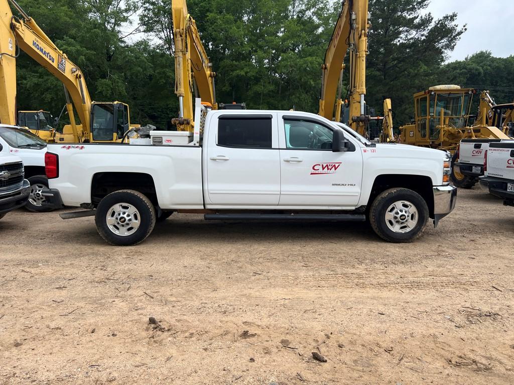 2016 CHEVROLET 2500 HD TRUCK, 281,515 Miles,  CREW CAB, 4WD, 6.0L GAS, S# 1