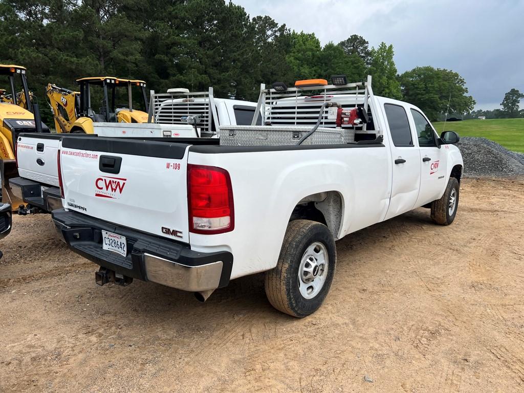 2013 GMC 2500 HD TRUCK, 405,817 Miles,  CREW CAB, 2WD, 6.0L GAS,, CO# S# 1G