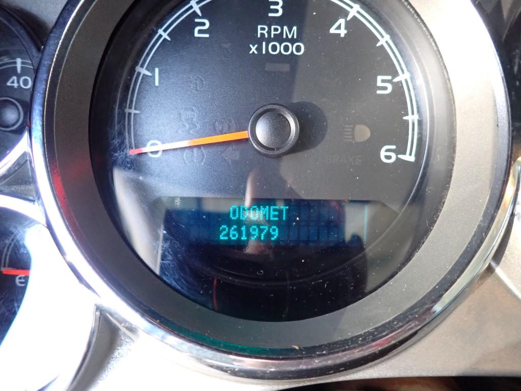 2013 GMC 2500 HD TRUCK, Approx 268,000 Miles,  CREW CAB, 2WD, 6.0L GAS, S#