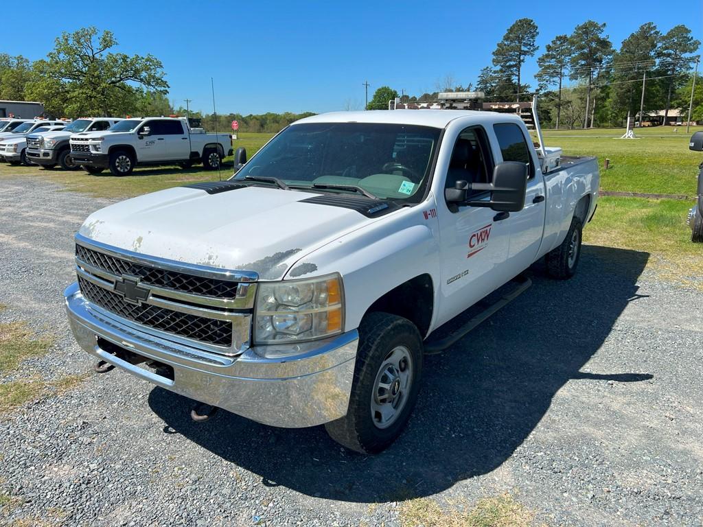 2011 CHEVROLET 2500 HD TRUCK, 392,559 Miles,  CREW CAB, 2WD, GAS, AUTO, S#