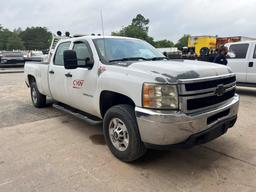 2011 CHEVROLET 2500 HD TRUCK, 377,205 Miles,  CREW CAB, 2WD, GAS ENGINE, AT