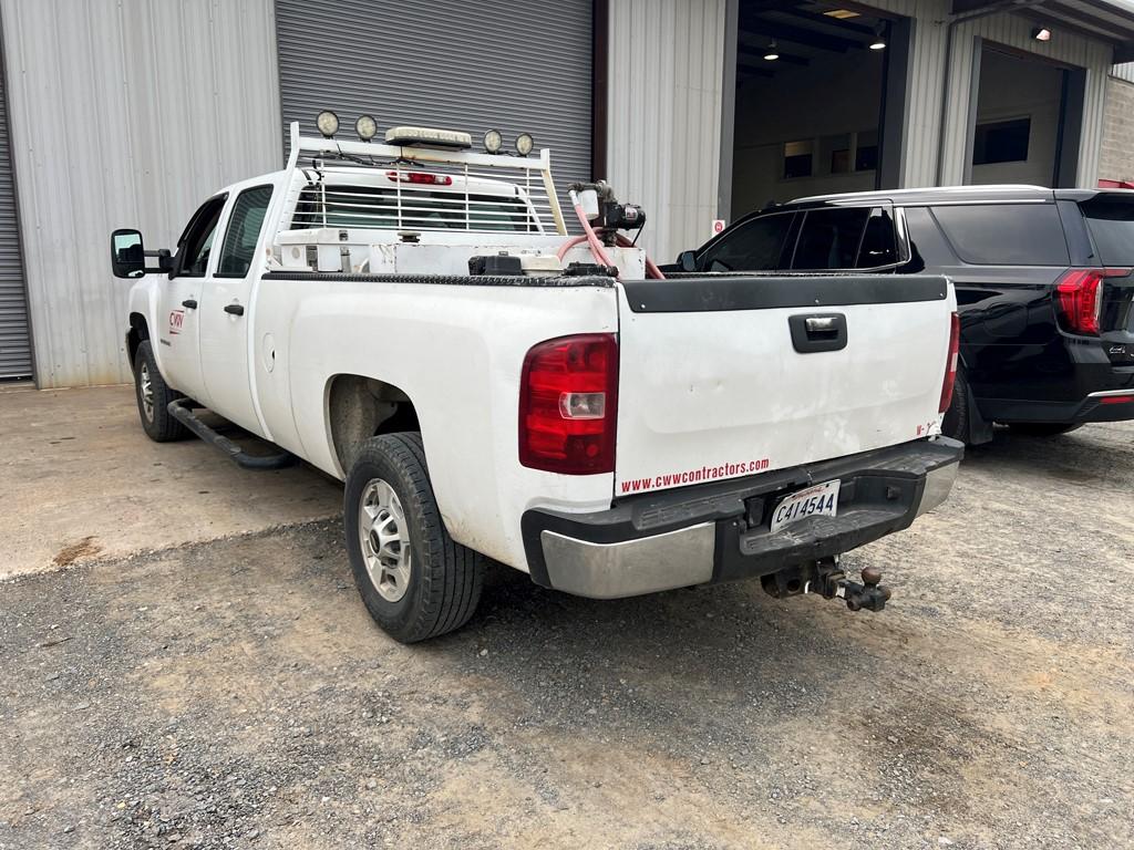 2011 CHEVROLET 2500 HD TRUCK, 377,205 Miles,  CREW CAB, 2WD, GAS ENGINE, AT