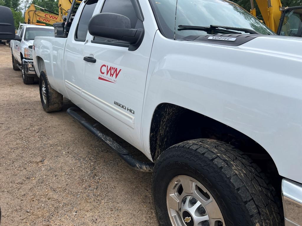 2011 CHEVROLET 2500 HD TRUCK, 356,991 Miles,  EXT CAB, 4X4, 6.0L GAS, S# 1G