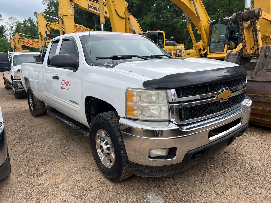 2011 CHEVROLET 2500 HD TRUCK, 356,991 Miles,  EXT CAB, 4X4, 6.0L GAS, S# 1G