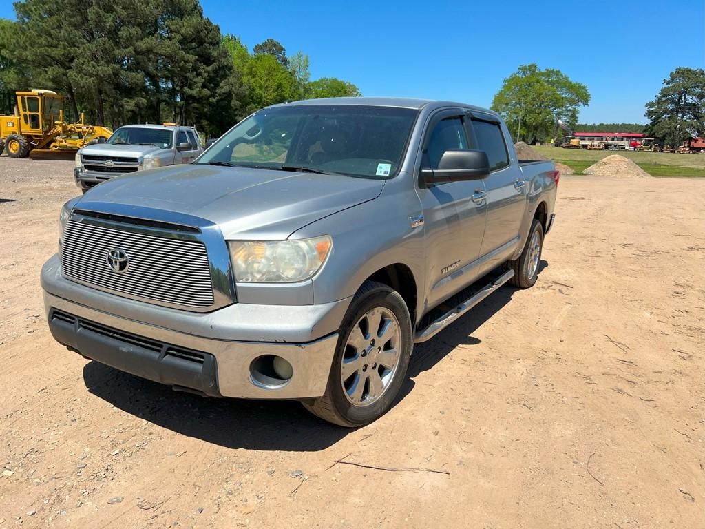 2010 TOYOTA TUNDRA TRUCK, 412,577 Miles,  SR5, CREW MAX, 2WD, 5.7 V8 GAS, A