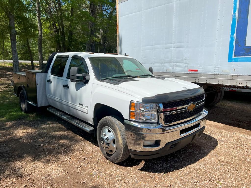 2013 CHEVROLET 3500HD FLATBED WELDERS TRUCK, Est 330K Miles,  CREW CAB, DUR