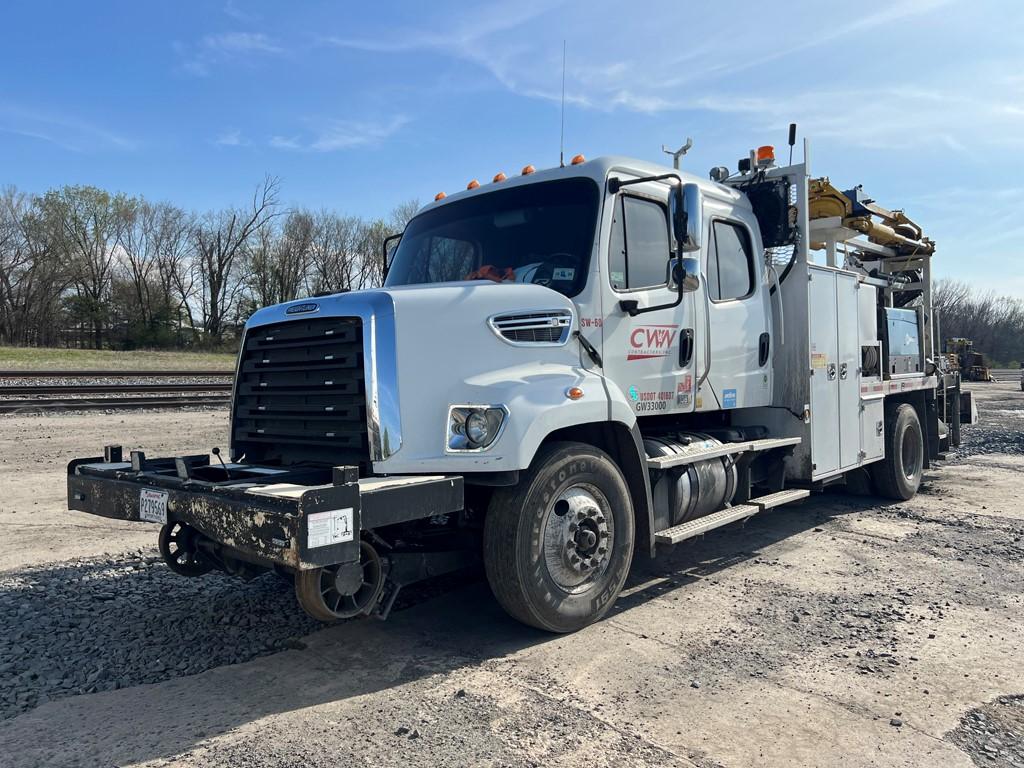 2016 FREIGHTLINER 108SD WELDING TRUCK, 124,925 Miles,  CUMMINS 300, 10 SPEE