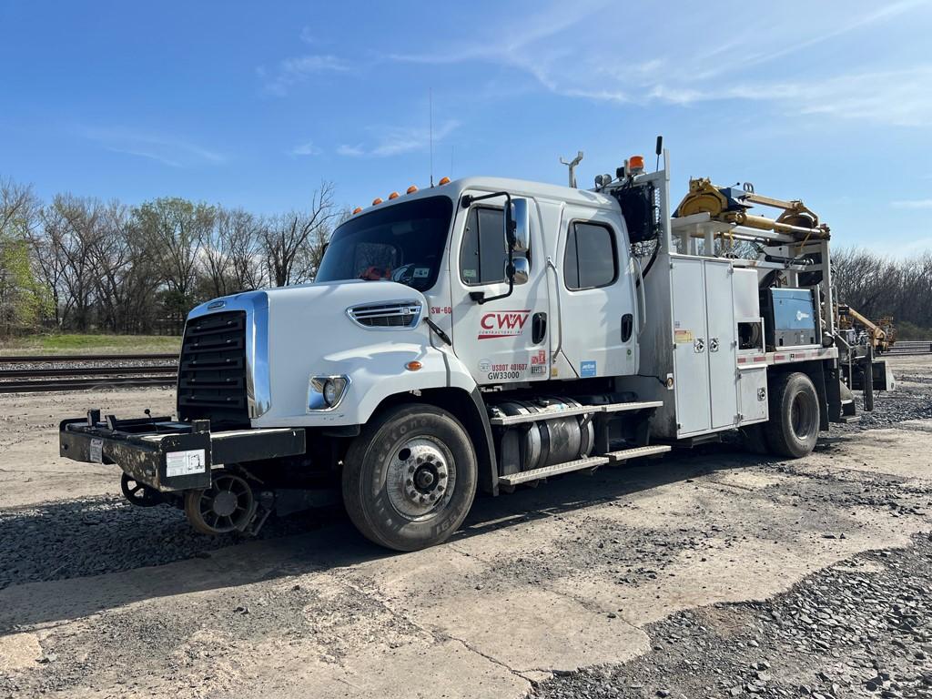 2016 FREIGHTLINER 108SD WELDING TRUCK, 124,925 Miles,  CUMMINS 300, 10 SPEE