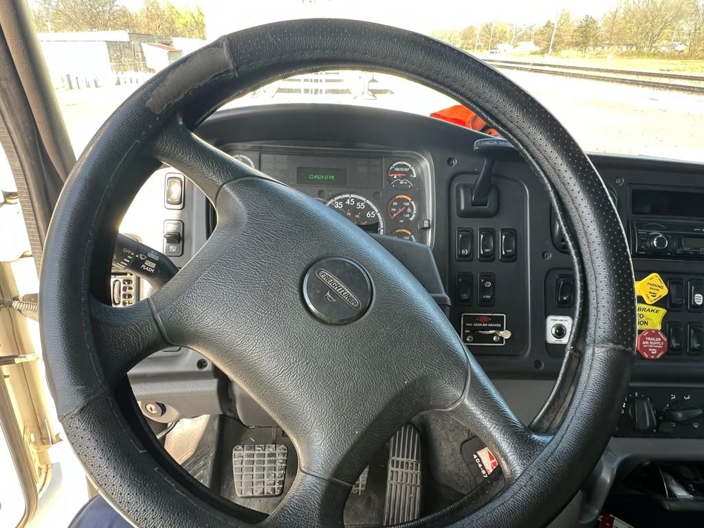 2016 FREIGHTLINER 108SD WELDING TRUCK, 124,925 Miles,  CUMMINS 300, 10 SPEE