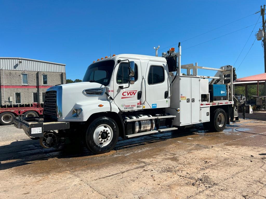 2016 FREIGHTLINER 108SD WELDING TRUCK, 124,925 Miles,  CUMMINS 300, 10 SPEE