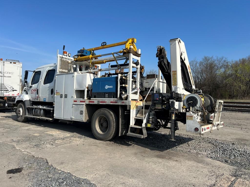 2016 FREIGHTLINER 108SD WELDING TRUCK, 124,925 Miles,  CUMMINS 300, 10 SPEE