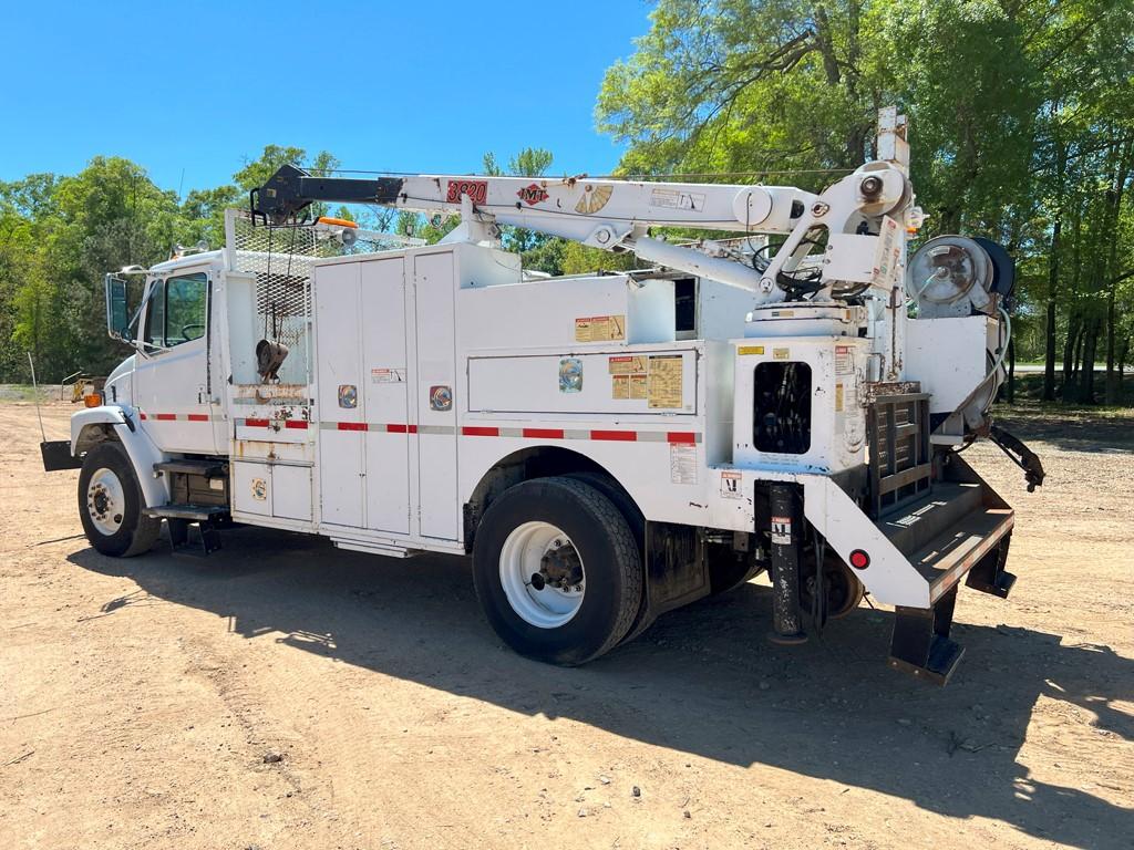 2002 FREIGHTLINER FL70 CRANE TRUCK, 376,863 Miles,  HIRAIL, IMT 3820 CRANE,