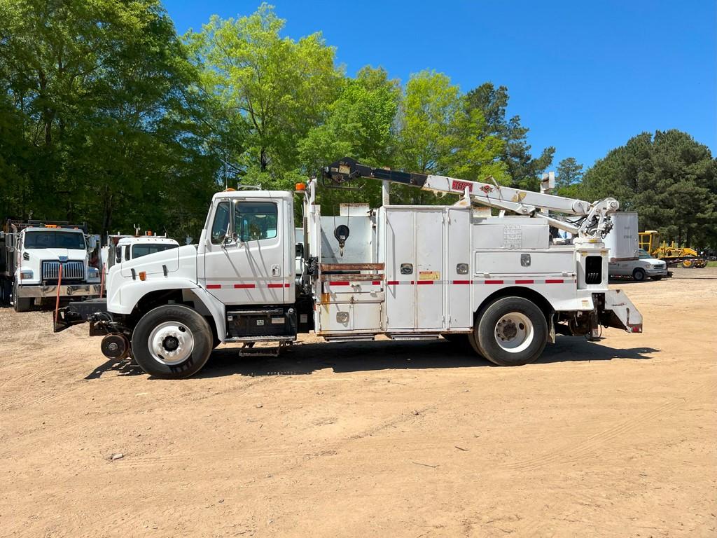 2002 FREIGHTLINER FL70 CRANE TRUCK, 483,000 Miles,  HIRAIL, CAT 3126 , 9 SP