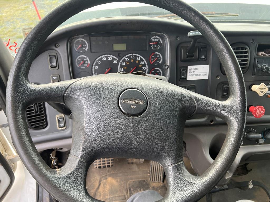 2012 FREIGHTLINER BRIDGE TRUCK, 38,451 miles,  HYRAIL, CUMMINS ISC DIESEL,